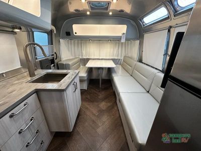 2026 Airstream International - Photo 3