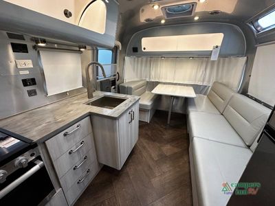 2026 Airstream International - Photo 16