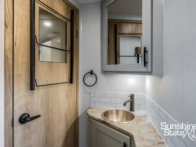2024 Dynamax ISATA - Photo 24