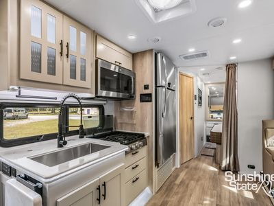 2024 Dynamax ISATA - Photo 14