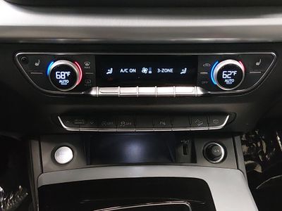 2025 Audi Q5 — photo 18 view
