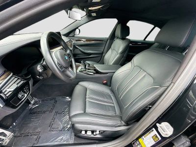 2023 BMW 5 Series — photo 17 view