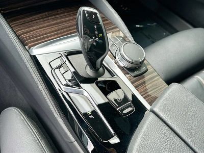 2023 BMW 5 Series — photo 15 view