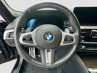 2023 BMW 5 Series — photo 10 view