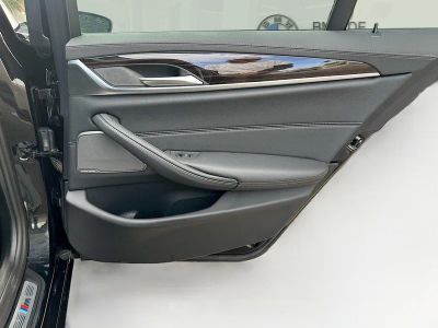 2023 BMW 5 Series — photo 24 view
