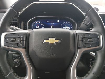 2023 Chevrolet Silverado 1500 — photo 12 view