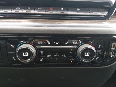 2023 Chevrolet Silverado 1500 — photo 17 view