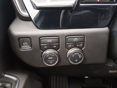 2023 Chevrolet Silverado 1500 — photo 13 view