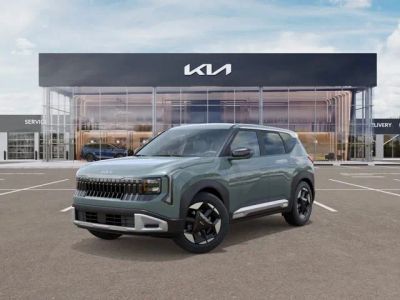 2027 Kia Seltos S in Iceberg Green — front three-quarter view
