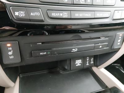 2017 Honda Pilot - Photo 19