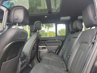 2022 Land Rover Defender — photo 10 view