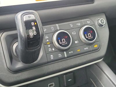 2022 Land Rover Defender — photo 28 view
