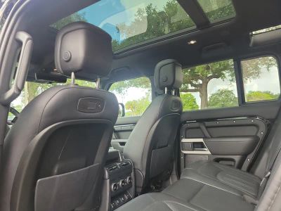 2022 Land Rover Defender — photo 11 view