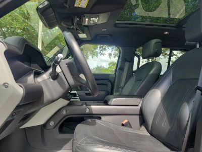 2022 Land Rover Defender — photo 19 view