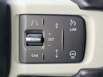 2022 Land Rover Defender — photo 24 view