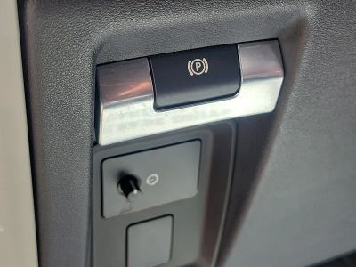 2022 Land Rover Defender — photo 21 view