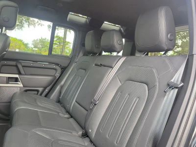 2022 Land Rover Defender — photo 9 view
