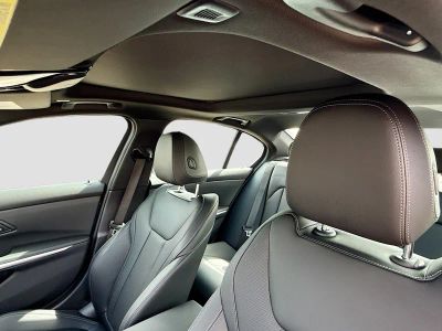 2025 BMW 3 Series — photo 27 view