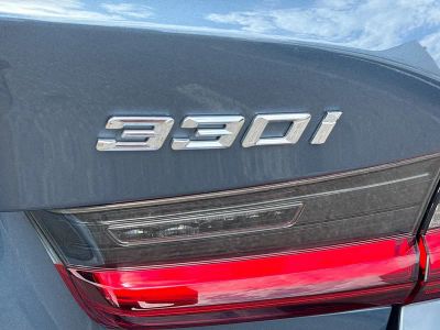 2025 BMW 3 Series — photo 11 view