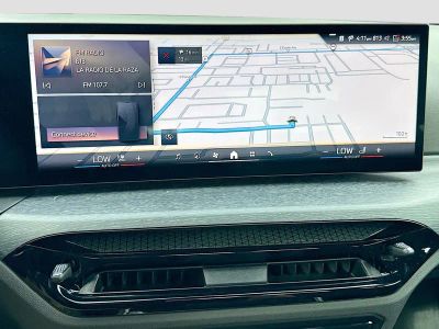 2025 BMW 3 Series — photo 32 view