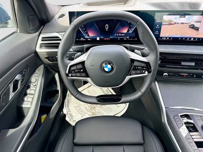 2025 BMW 3 Series — photo 17 view