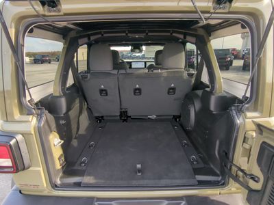 2026 Jeep Wrangler - Photo 14