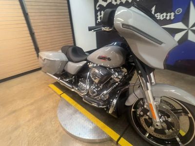 2025 Harley-Davidson FLHX - Street Glide in Billiard Gray — front three-quarter view
