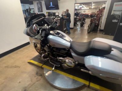 2025 Harley-Davidson FLTRX - Road Glide — engine compartment view