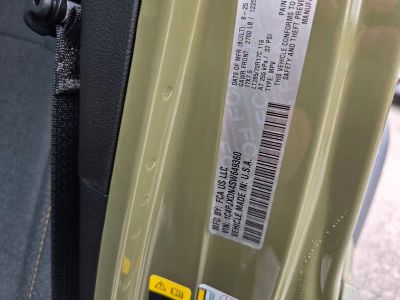 2025 Jeep Wrangler — photo 14 view