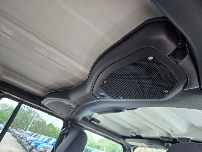 2025 Jeep Wrangler — photo 33 view