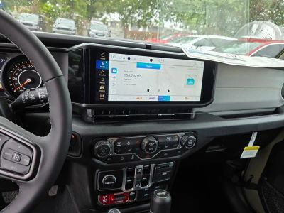 2025 Jeep Wrangler — photo 21 view