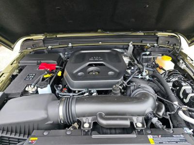 2025 Jeep Wrangler — photo 12 view