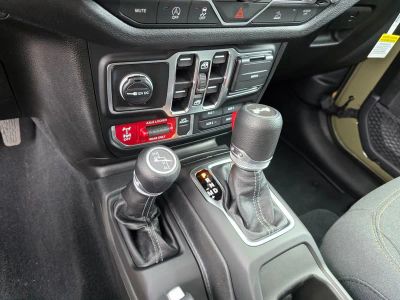 2025 Jeep Wrangler — photo 26 view