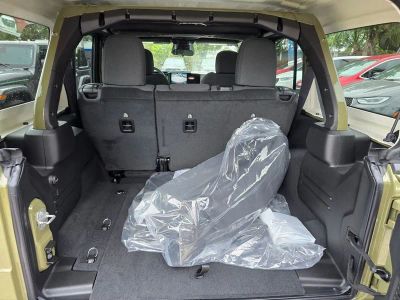 2025 Jeep Wrangler — photo 35 view