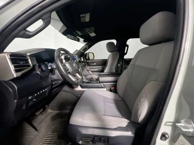 2025 Toyota Tundra — photo 12 view