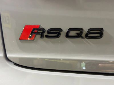 2024 Audi RS Q8 — photo 12 view