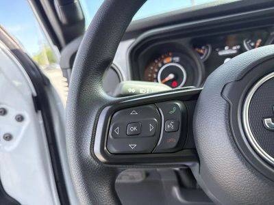 2026 Jeep Wrangler — photo 14 view
