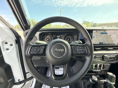 2026 Jeep Wrangler — photo 13 view