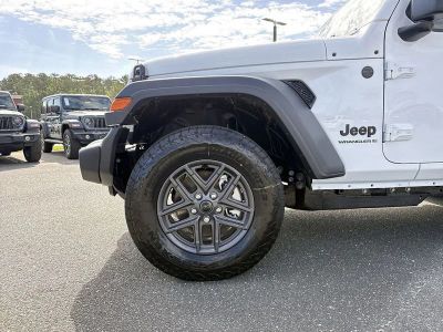 2026 Jeep Wrangler — photo 9 view