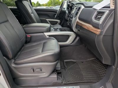 2017 Nissan Titan XD — photo 18 view