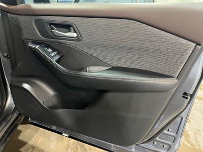 2023 Nissan Rogue — photo 21 view