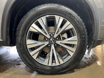 2023 Nissan Rogue — photo 16 view