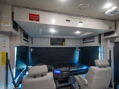 2026 Fleetwood Bounder - Photo 5