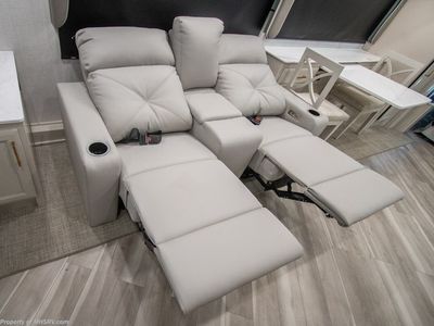 2026 Fleetwood Bounder - Photo 12