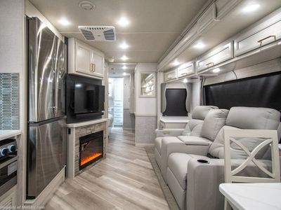 2026 Fleetwood Bounder - Photo 14