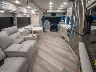 2026 Fleetwood Bounder - Photo 3