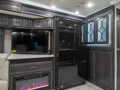 2026 Fleetwood Discovery LXE - Photo 11