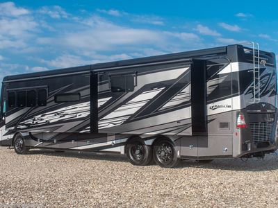 2026 Fleetwood Discovery LXE - Photo 2