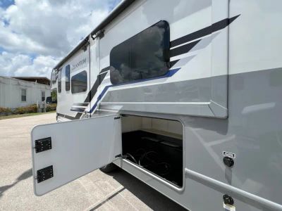 2027 Thor Motor Coach QUANTUM — photo 26 view