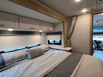 2027 Thor Motor Coach QUANTUM — photo 15 view